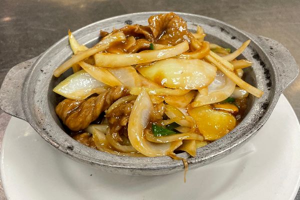 Beef with Ginger & Green Onion Hotpot