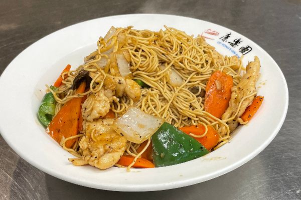 Chicken Chow Mein in Black Pepper Sauce 