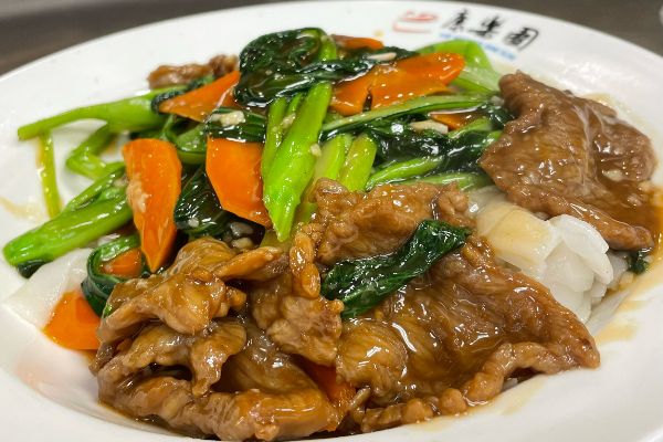 Beef and Chinese Green Broad Noodle