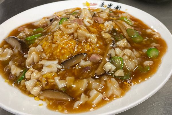 Diced Seafood & Meats in Sauce on Fried Rice 