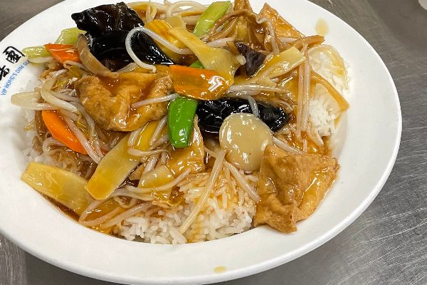 Sauteed Vegetable and Tofu on Rice